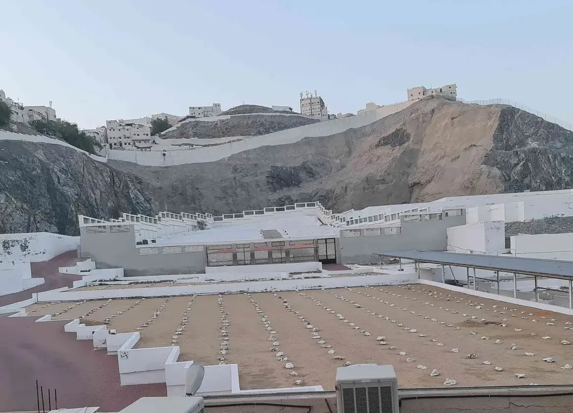 مقبرة المعلاة