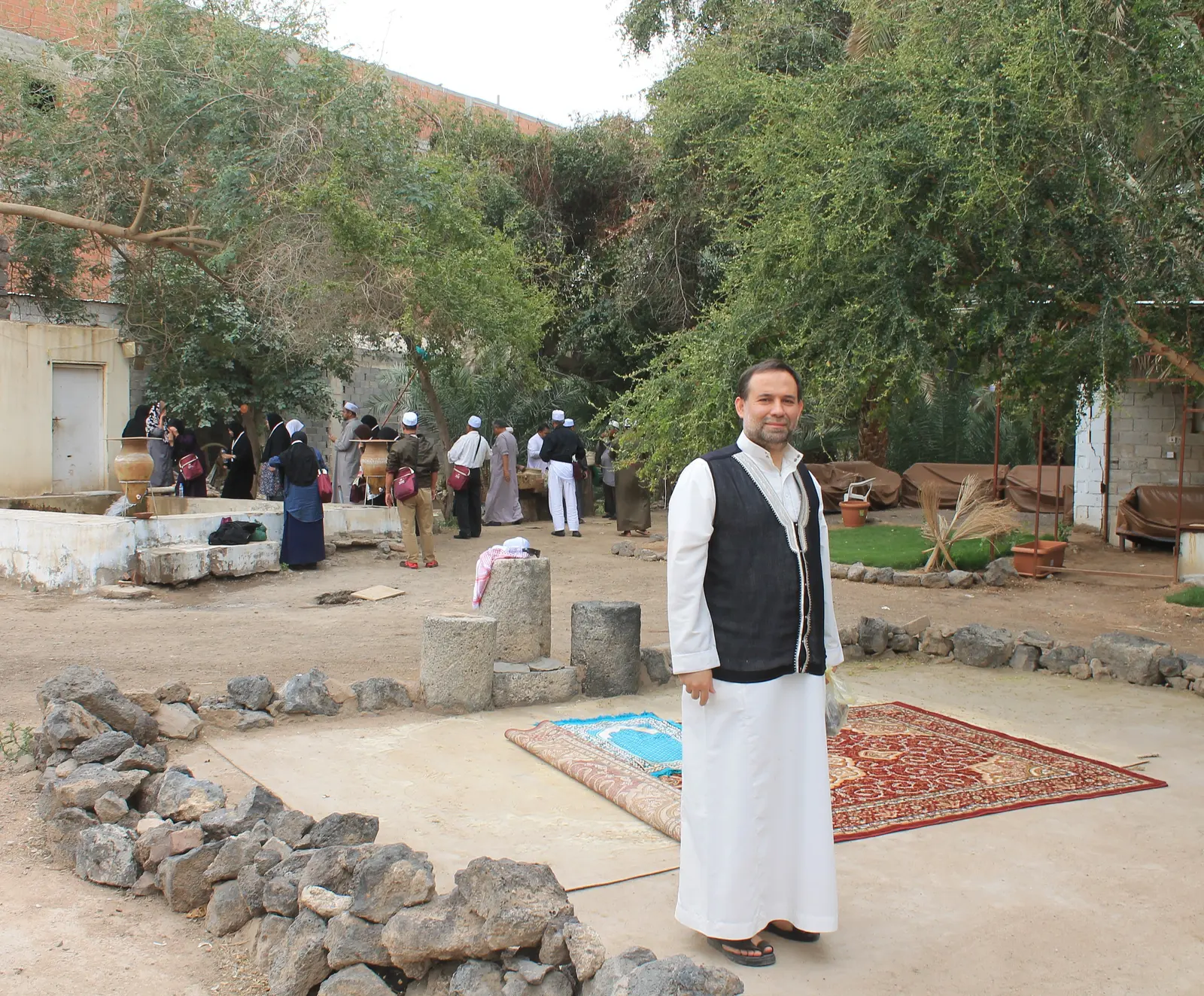 بستان المستظل (وبئر عذْق)
