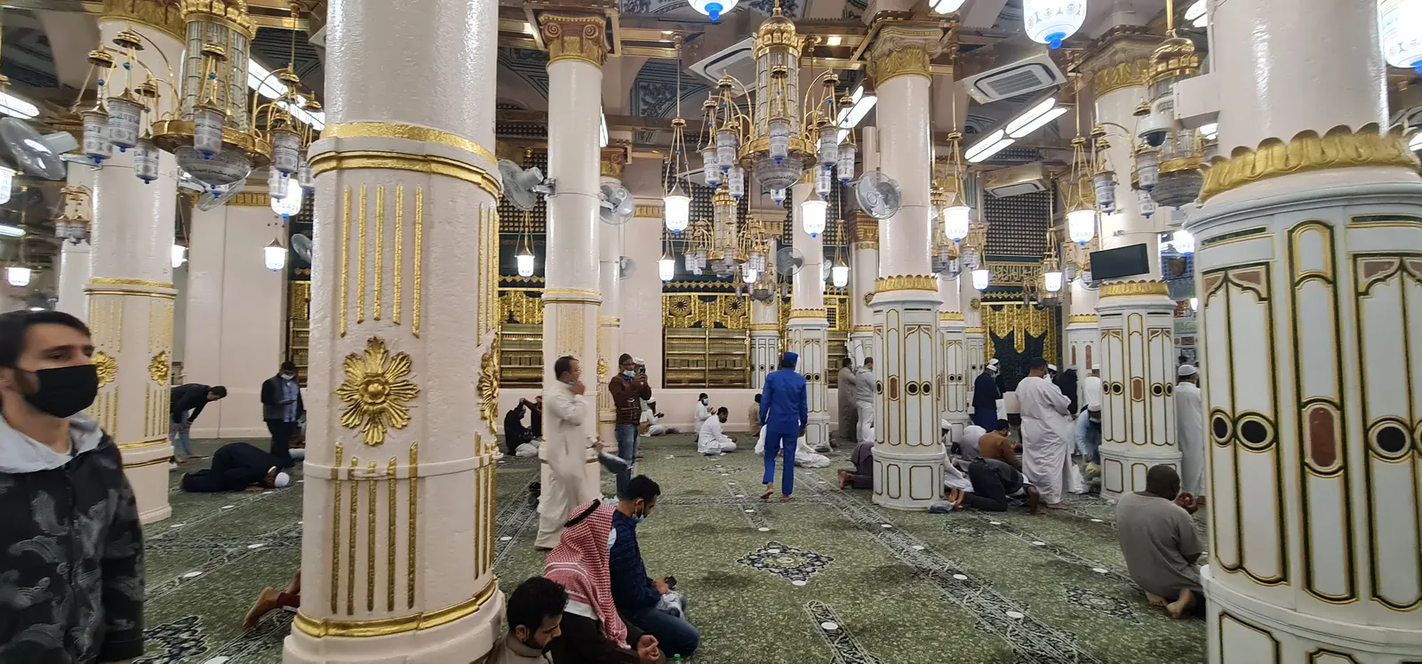 المسجد النبوي ومعالمه