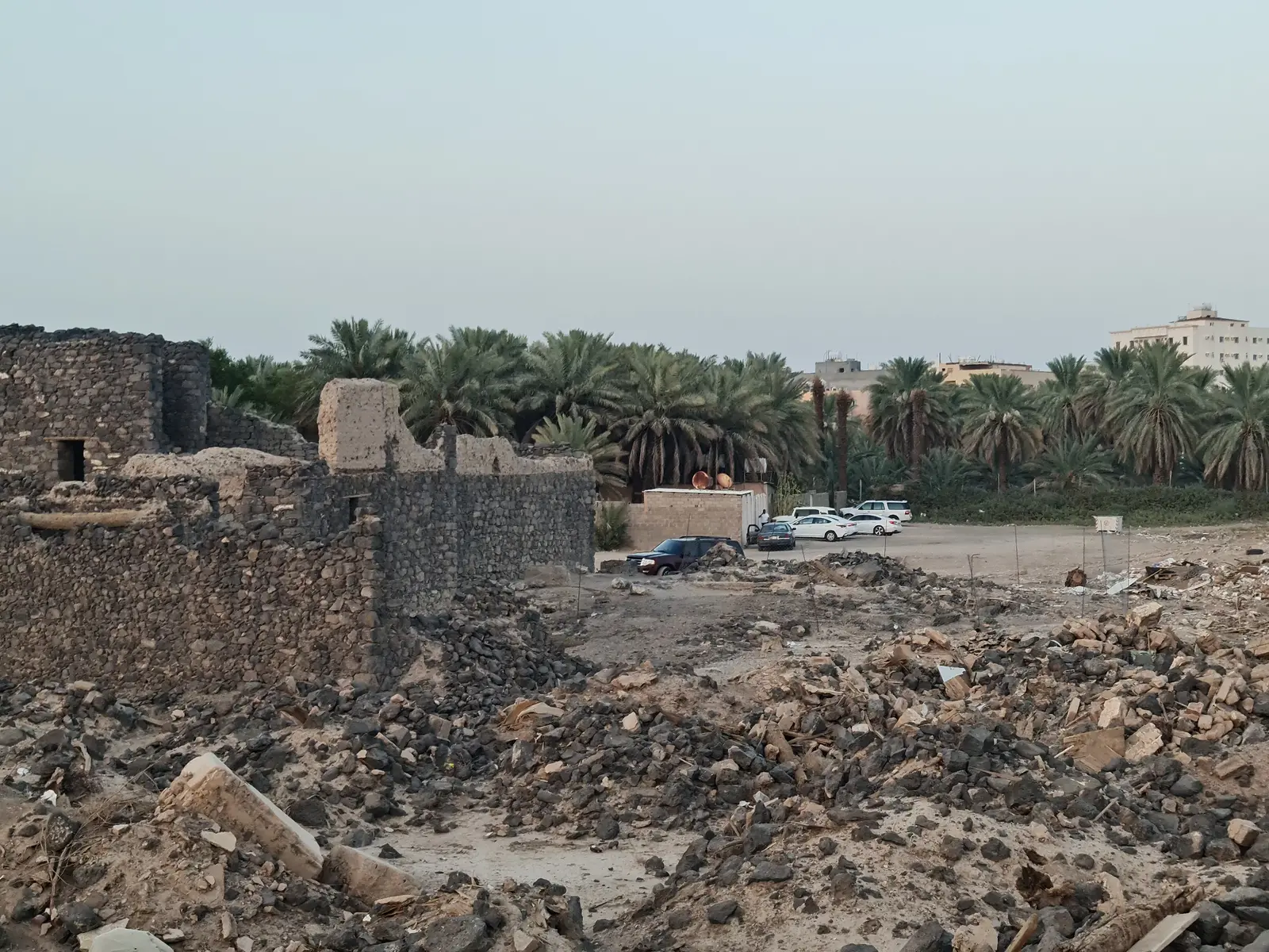 بئر العِهْن